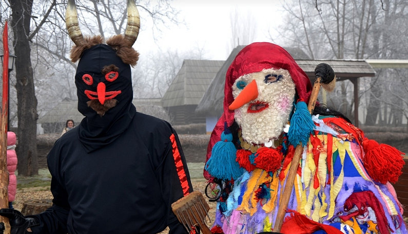 Tradiciones de invierno Navidad y año nuevo Rumanía